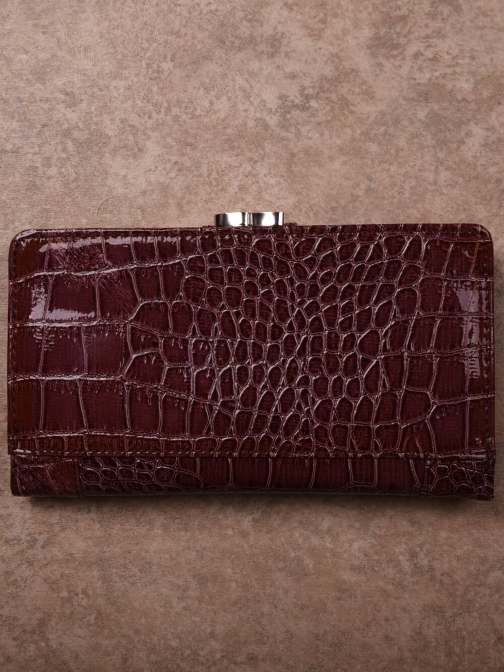 NEW Rockport Vintage Burgundy Croc Embossed Leather Clasp Wallet Flap Clutch